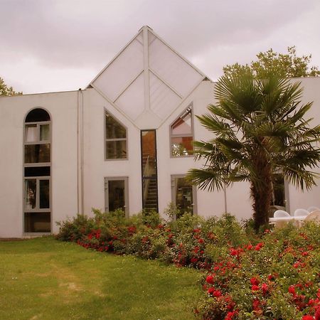 Agape Hotel ベシーヌ エクステリア 写真